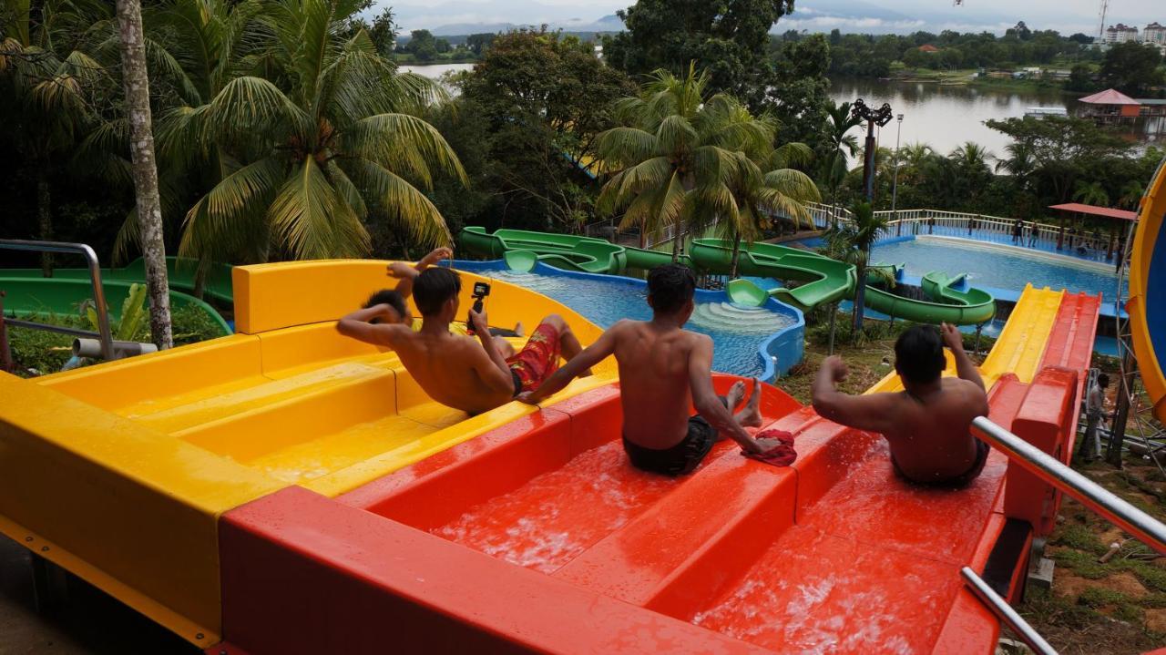 Bukit Merah Laketown Resort Taiping Bagian luar foto
